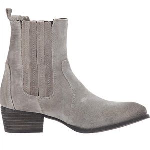 Splendid Chelsea River Boot. Size 9.